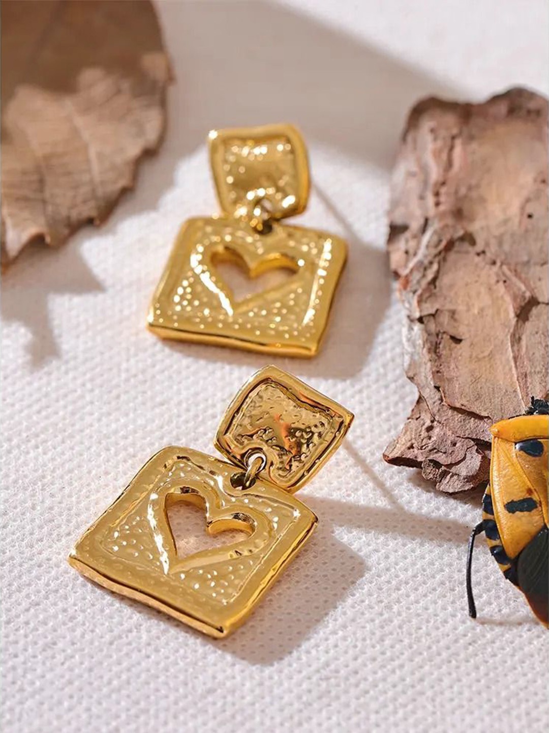 

MEENAZ Gold-Plated Contemporary Studs Earrings
