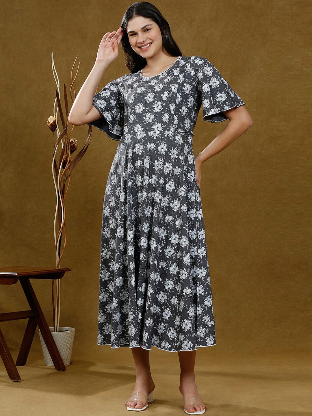 

DUMMY SHAPE Women Printed Flared Sleeves Floral Maternity Kurta, Grey