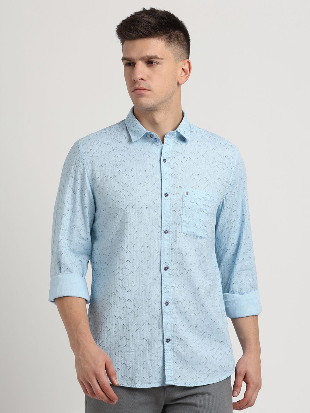 

Turtle Men Relaxed Slim Fit Opaque Printed Casual Shirt, Blue