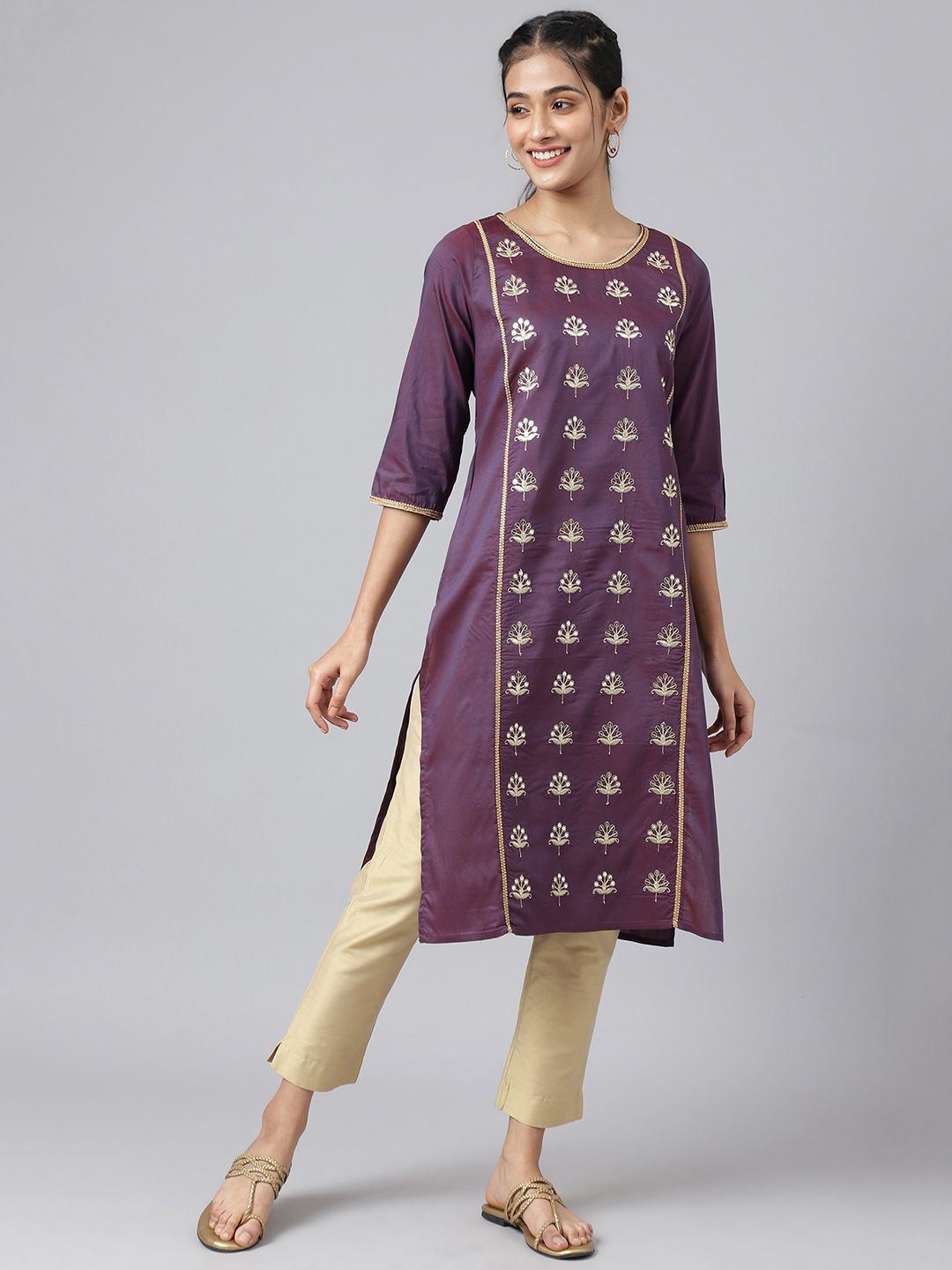 

AURELIA Women Geometric Thread Work Kurta, Purple