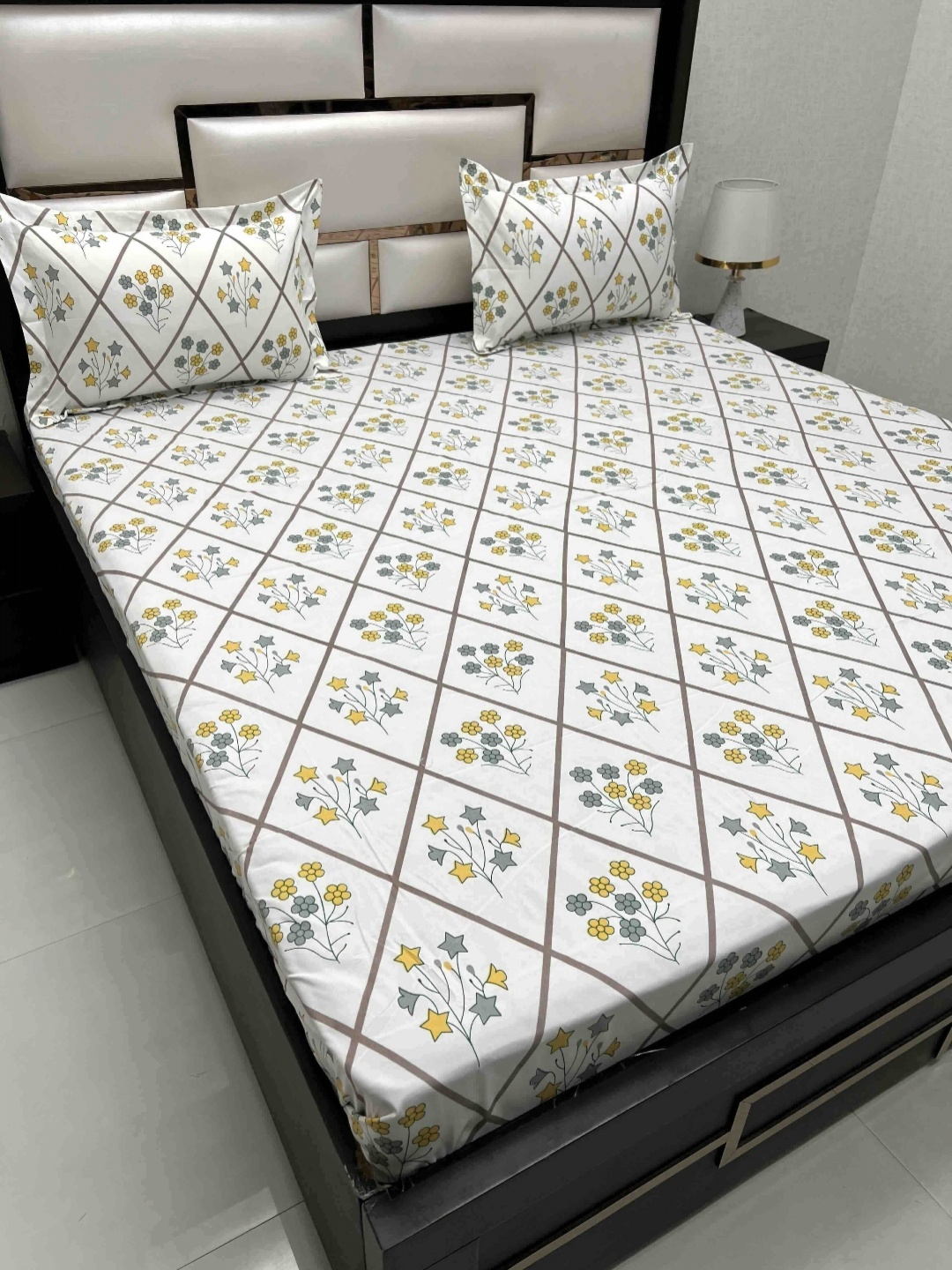 

Pure Decor Queen Size Double Bed Bedsheet With 2 Pillow Covers 2.28 m x 2.54 m, White