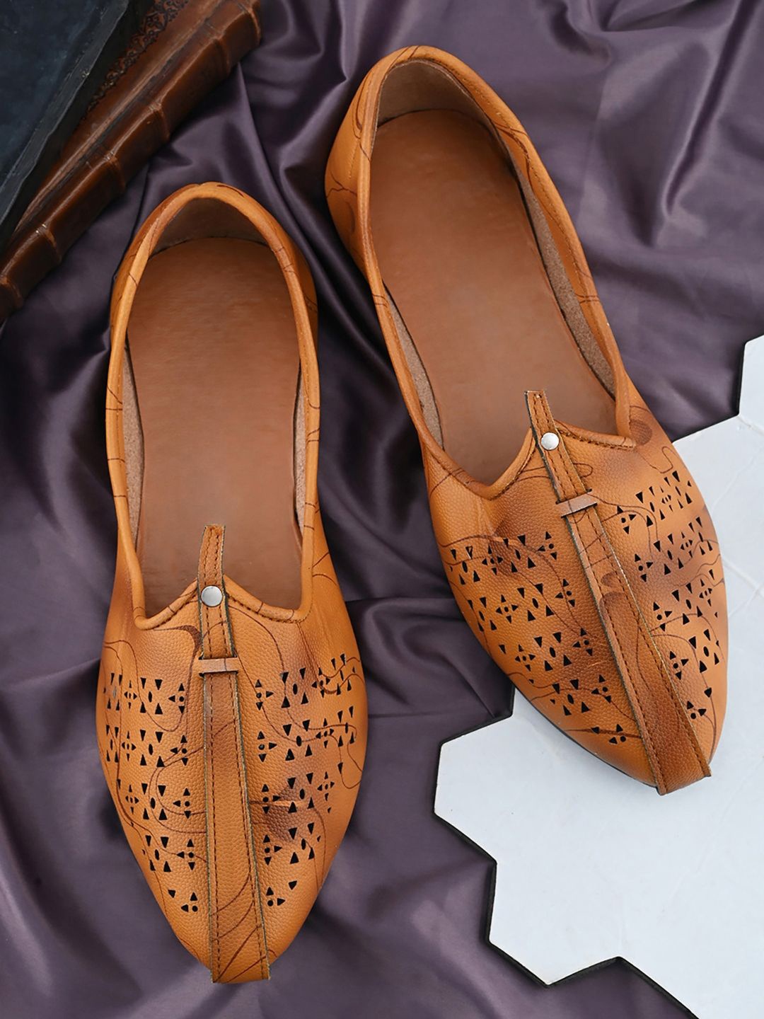 

Apratim Men Mojaris with Laser Cuts Flats, Tan