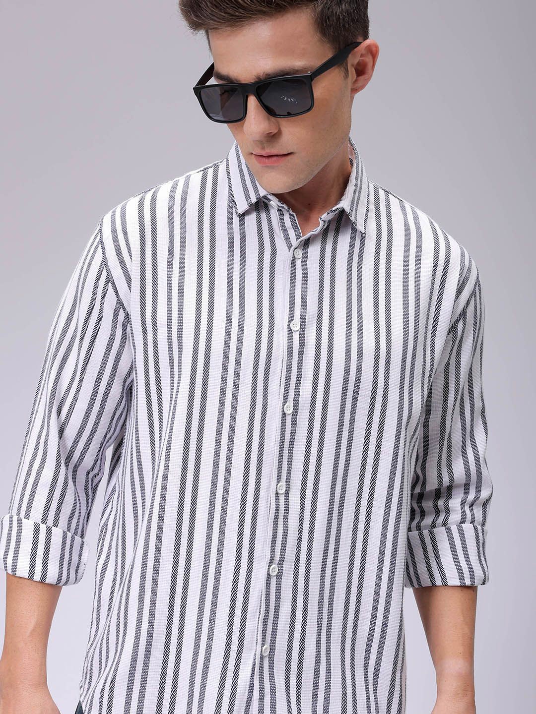 

The Indian Garage Co Men Relaxed Fit Striped Dobby Textured Resortwear Shirt, Navy blue