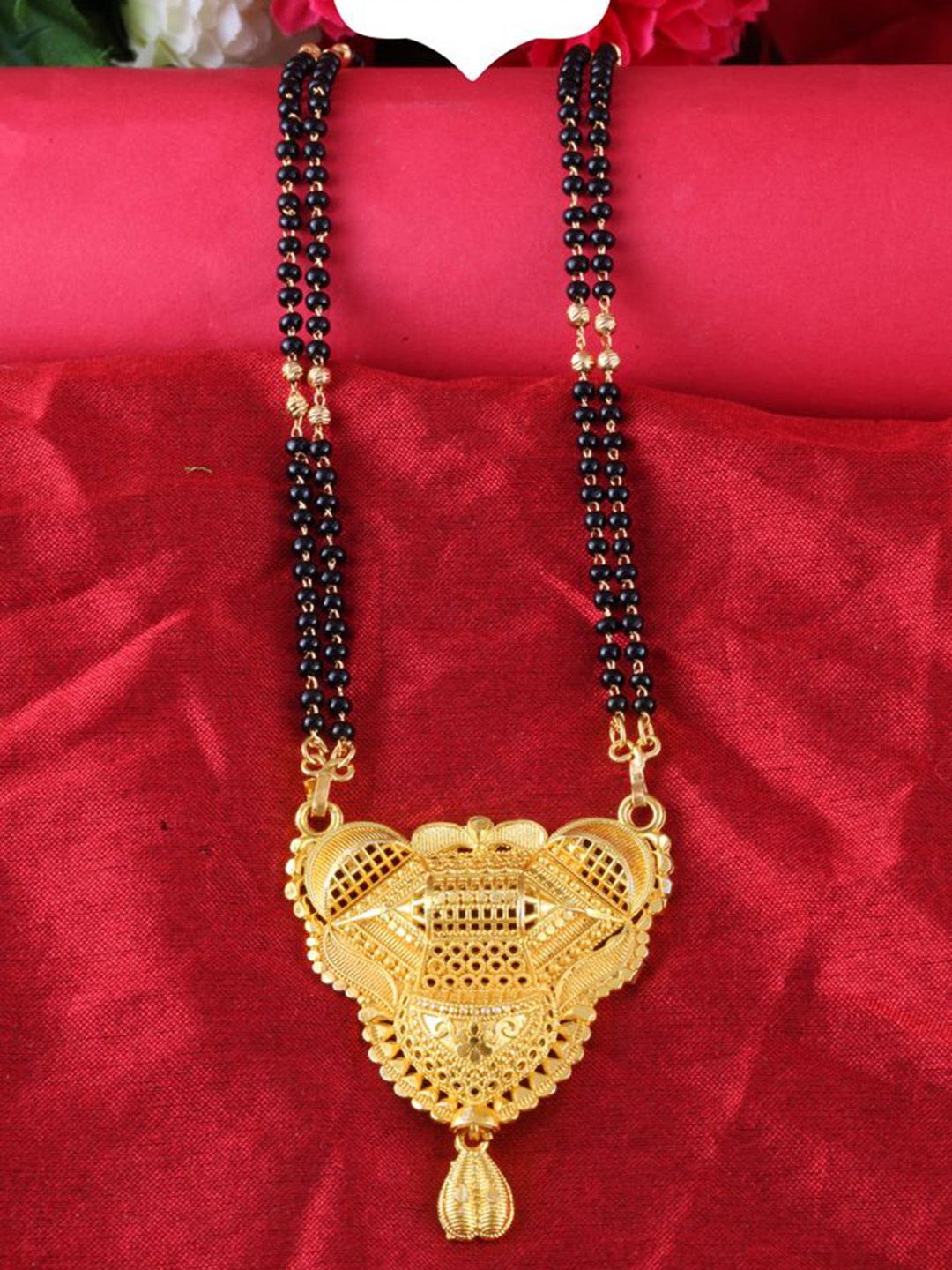 

DIVASTRI Gold-Plated Artificial Beads Mangalsutra
