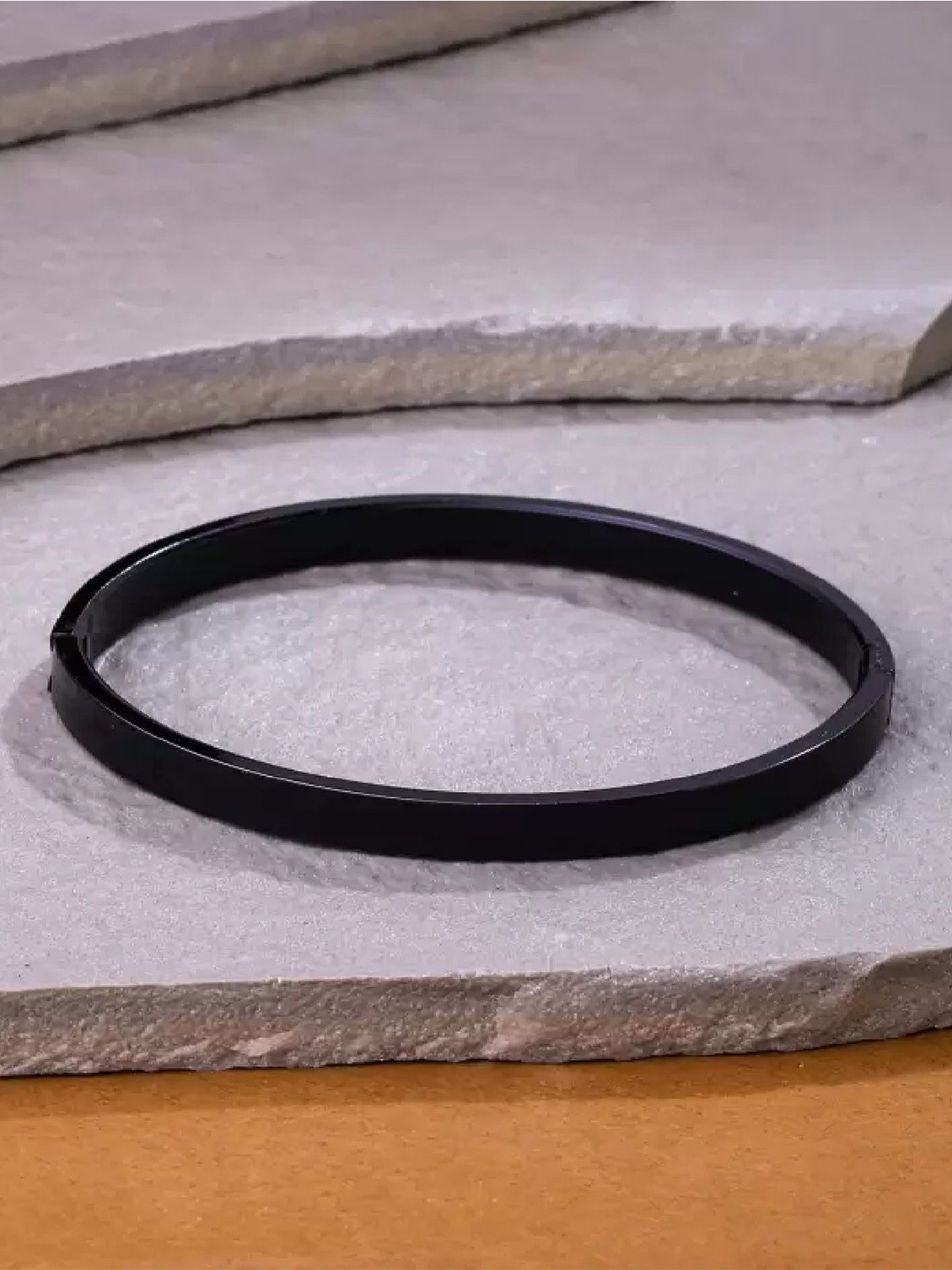 

RUHI COLLECTION Unisex Rhodium-Plated Kada Bracelet, Black