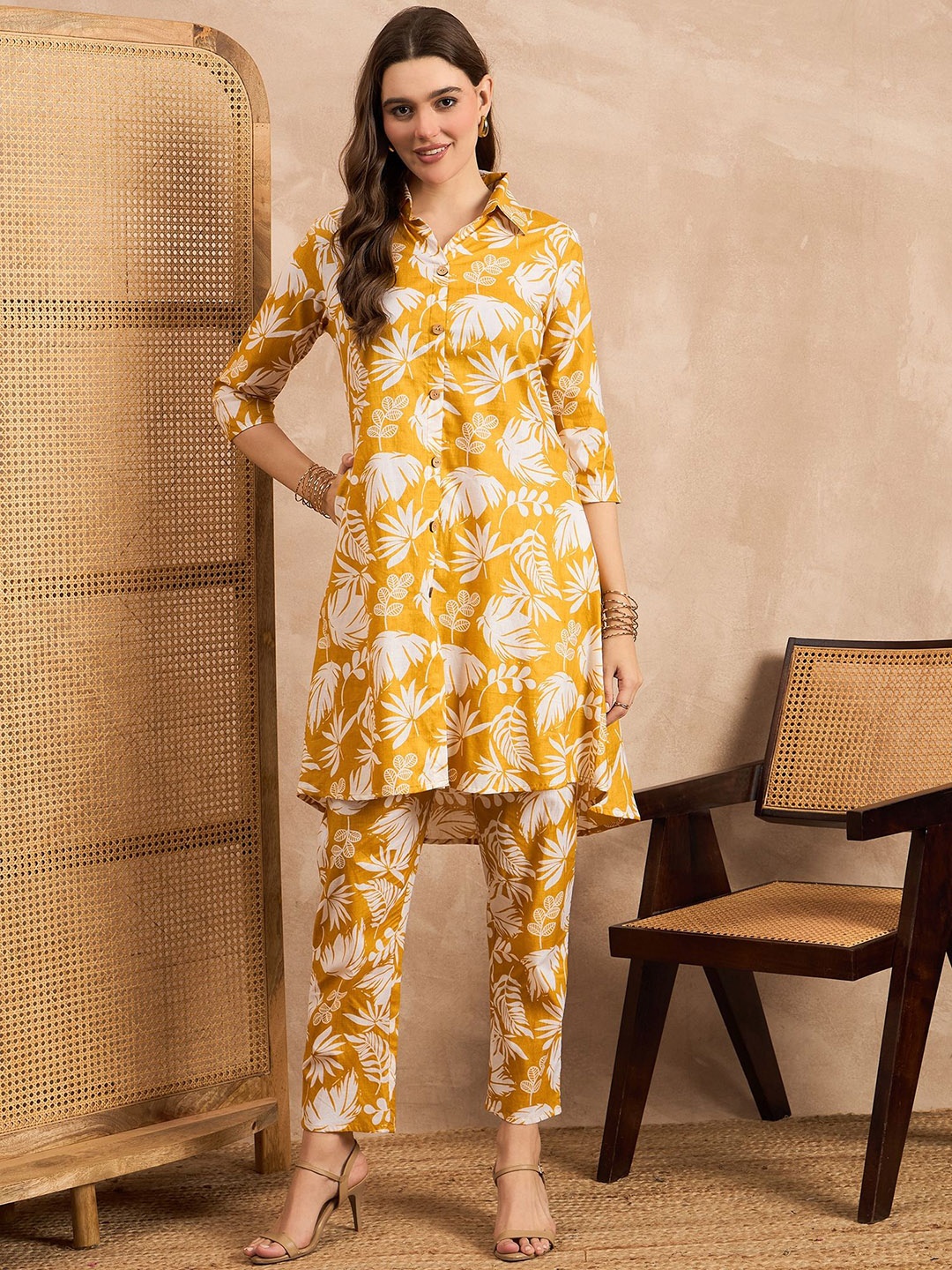 

BAESD Women Floral Printed Regular Kurta with Trousers, Mustard