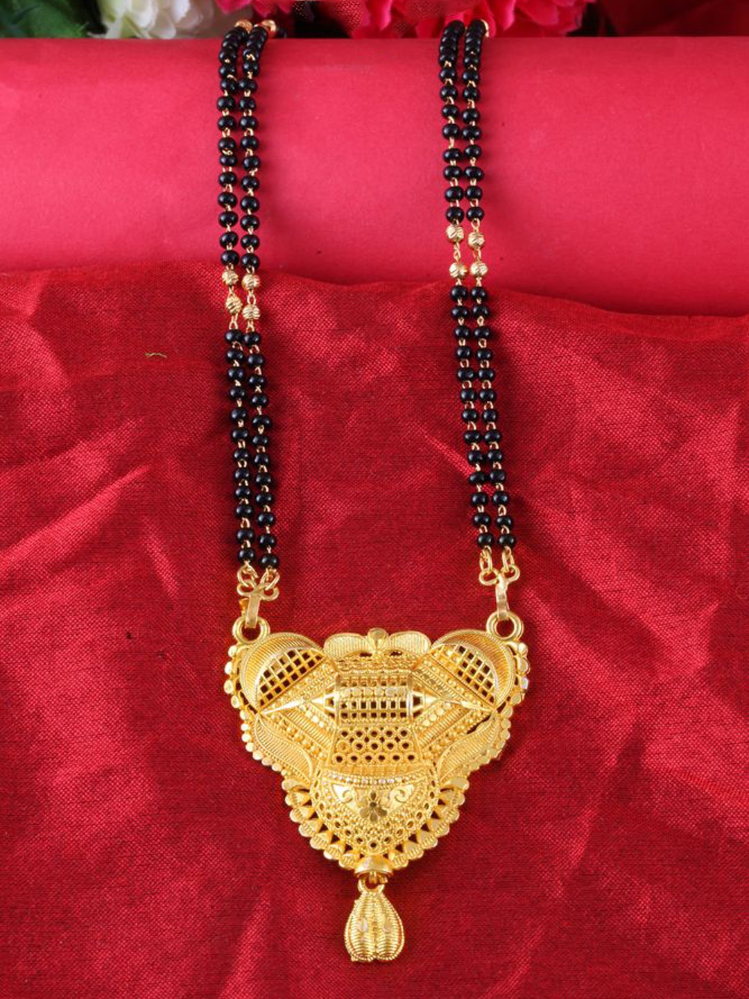 

DIVASTRI Gold-Plated Artificial Beads Mangalsutra