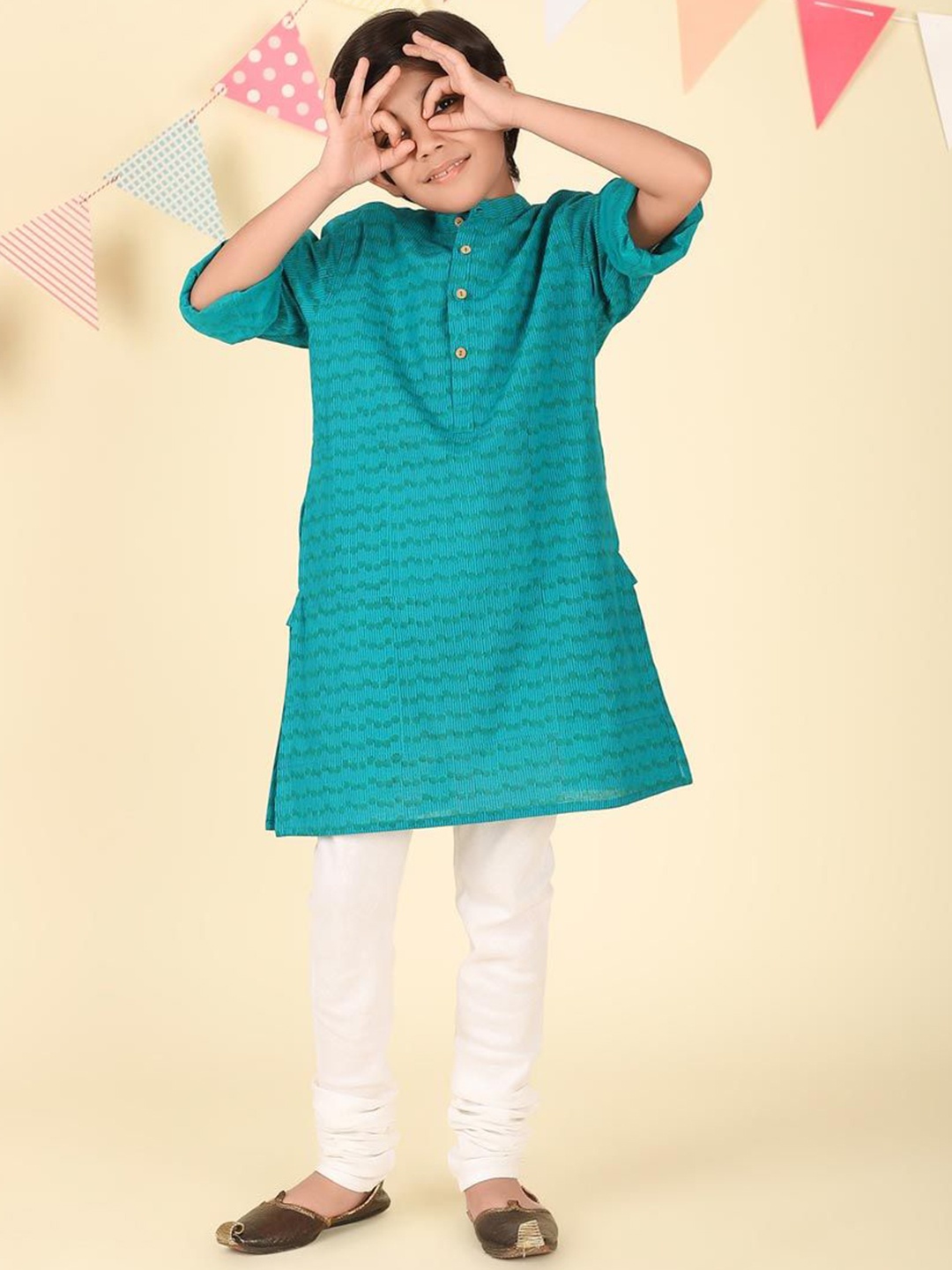 

Fabindia Boys Ethnic Motifs Printed Flared Sleeves Patchwork Kurta, Teal