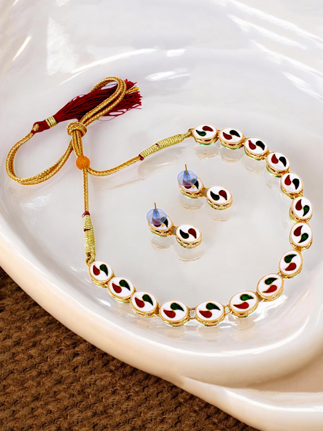 

LUCKY JEWELLERY 18k Gold Plated Kundan Studded Jewellery Set
