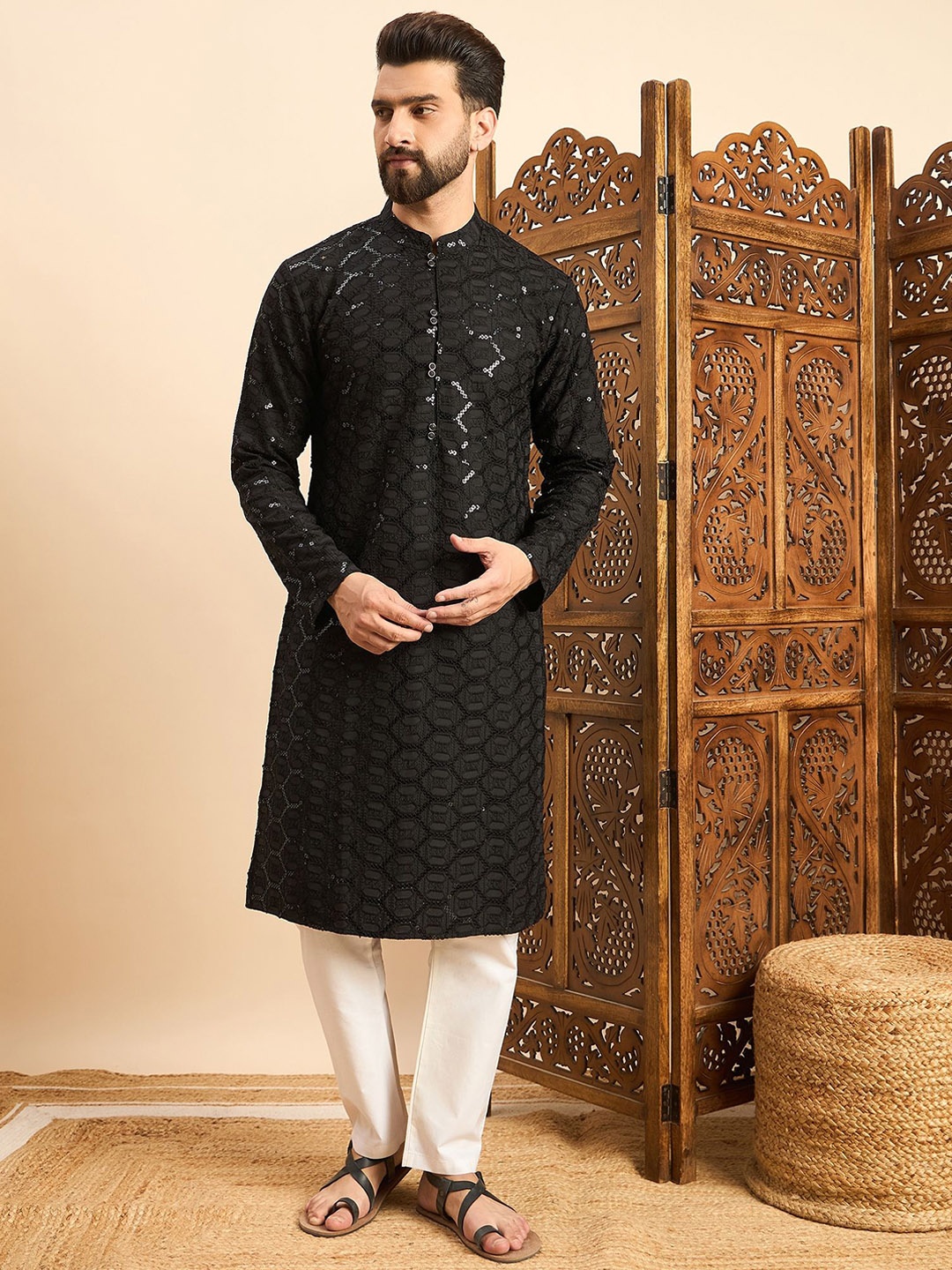 

House of Pataudi Embroidered Mandarin Collar Ethnic Wear Kurta, Black