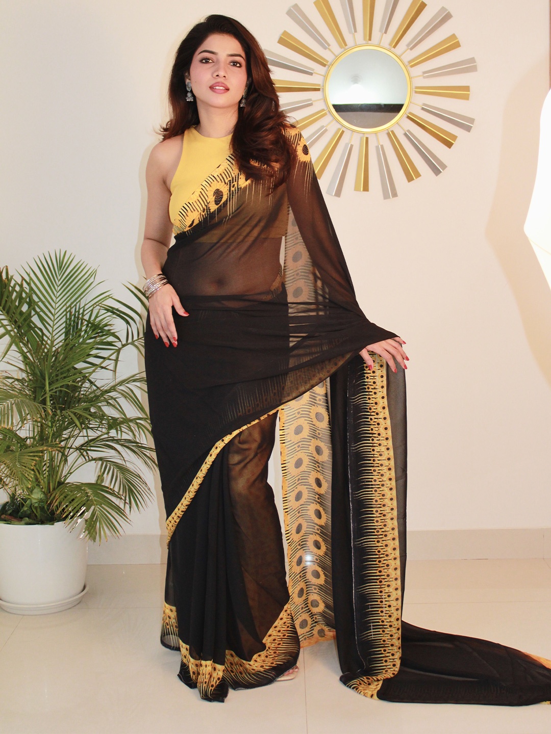 

Sitanjali Floral Pure Georgette Bagh Saree, Yellow