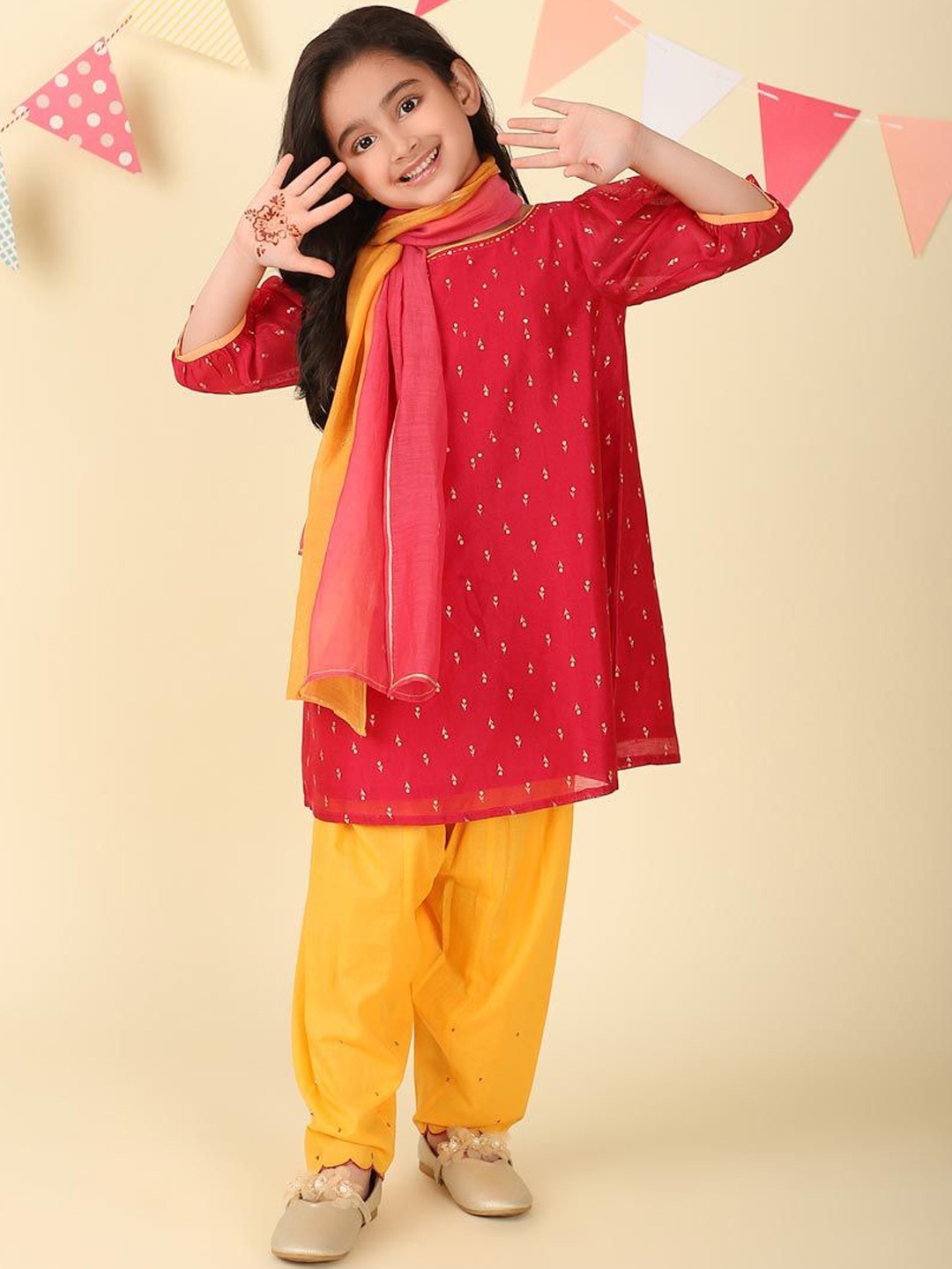 

Fabindia Girls Ethnic Motifs Printed Regular Kurta with Salwar & With Dupatta, Fuchsia