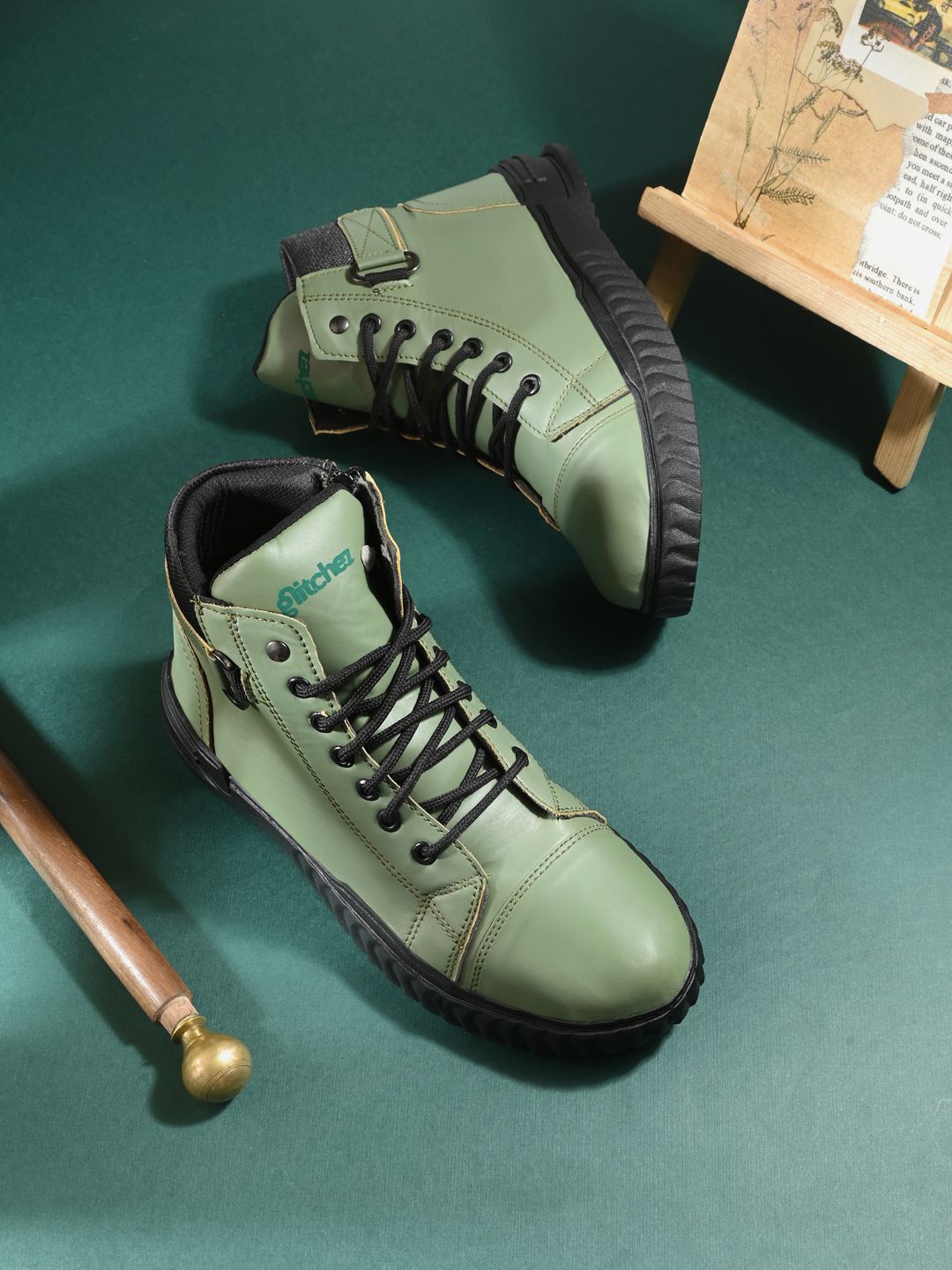 

glitchez Men Sneakers, Green