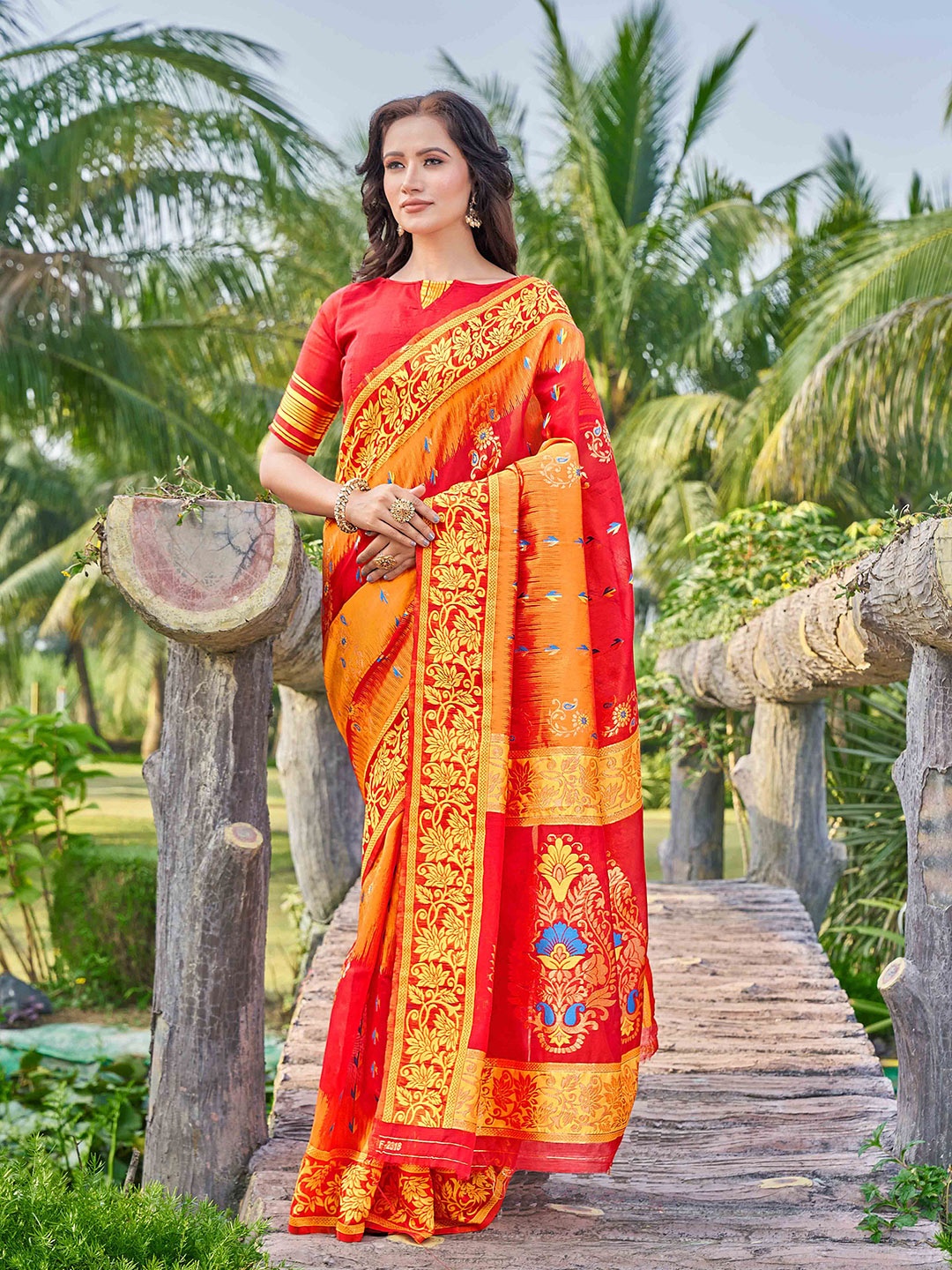 

AARITRA Floral Silk Cotton Heavy Work Jamdani Saree, Red