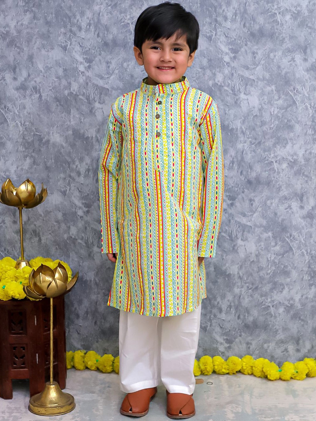 

UNBIND Boys Printed Regular Pure Cotton Kurta with Pyjamas, Yellow