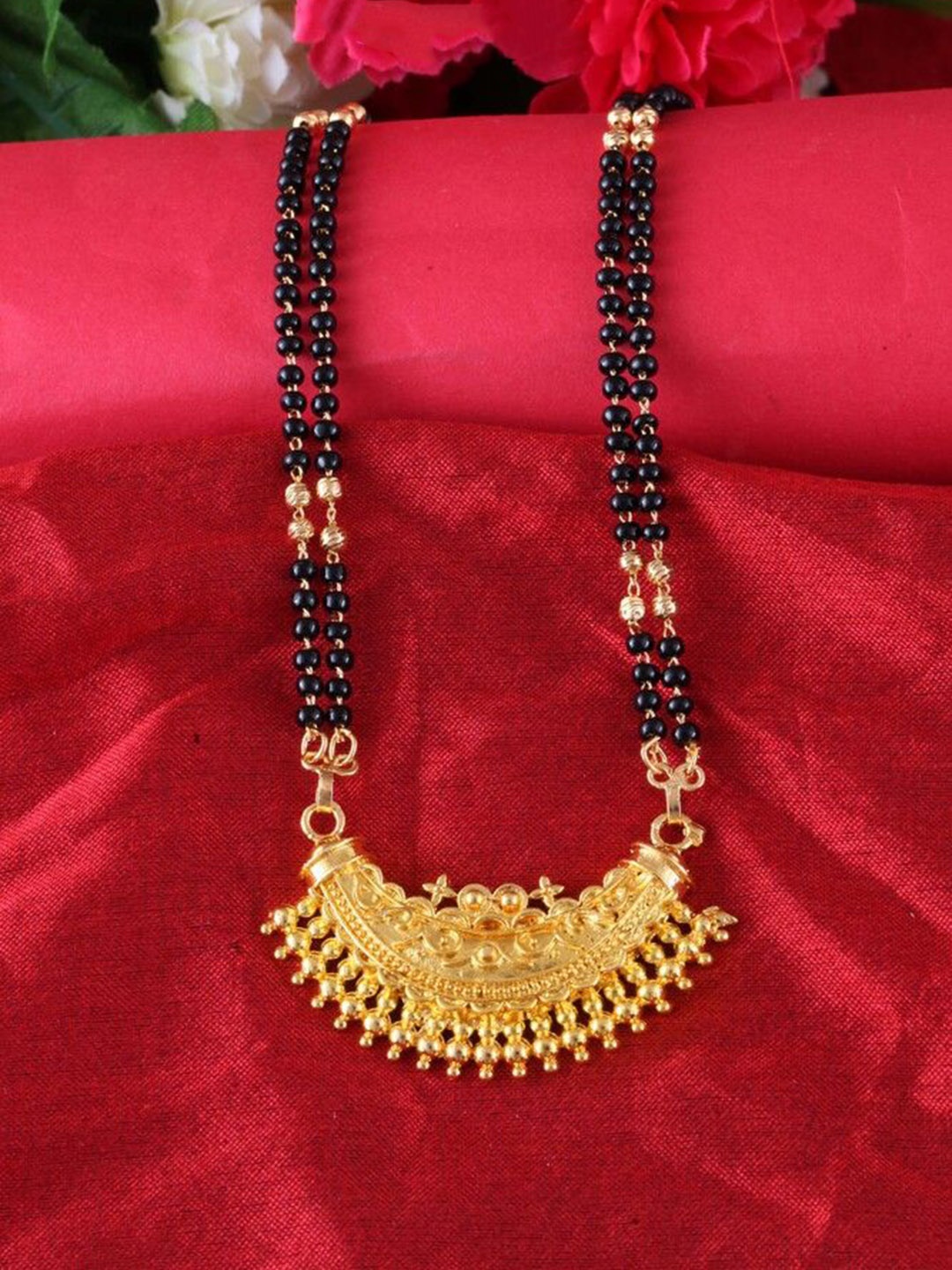 

DIVASTRI Gold-Plated Artificial Beads Mangalsutra