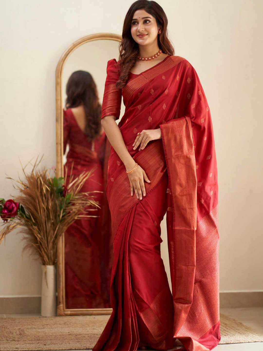 

Wuxi Woven Design Zari Pure Silk Banarasi Saree, Red