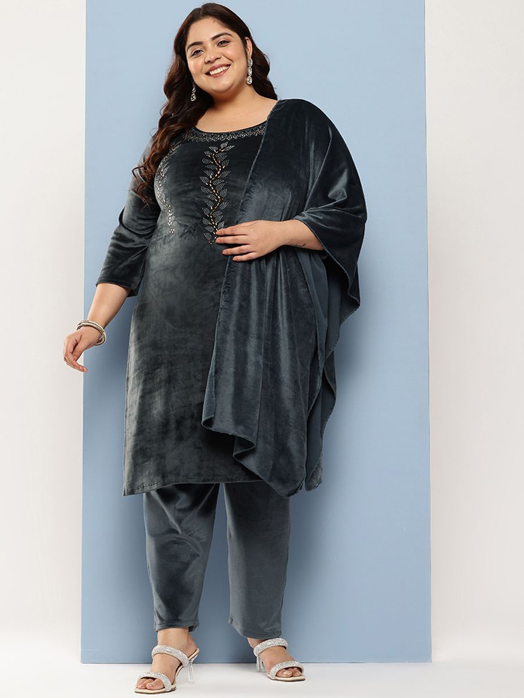 

BAESD Women Embroidered Regular Velvet Kurta with Trousers & With Dupatta, Grey