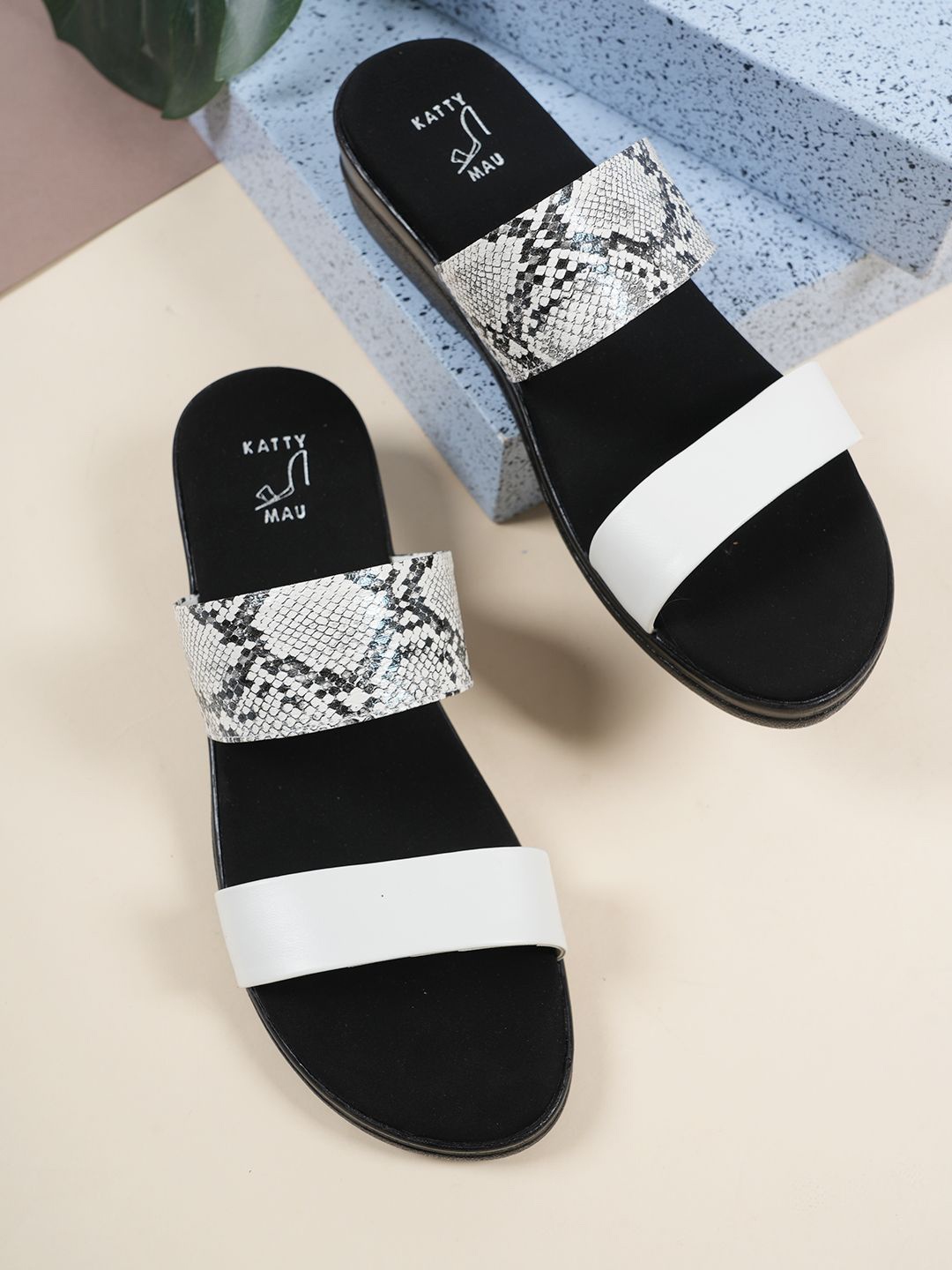 

Style Shoes Animal Printed Comfort Sandals, White