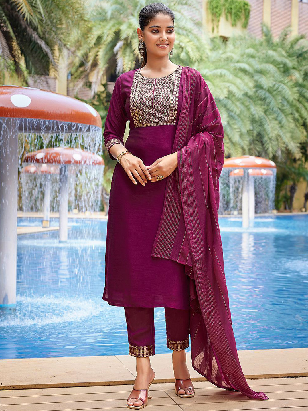 

DIVASTRI Women Ethnic Motifs Yoke Design Regular Thread Work Kurta with Trousers & With Dupatta, Purple