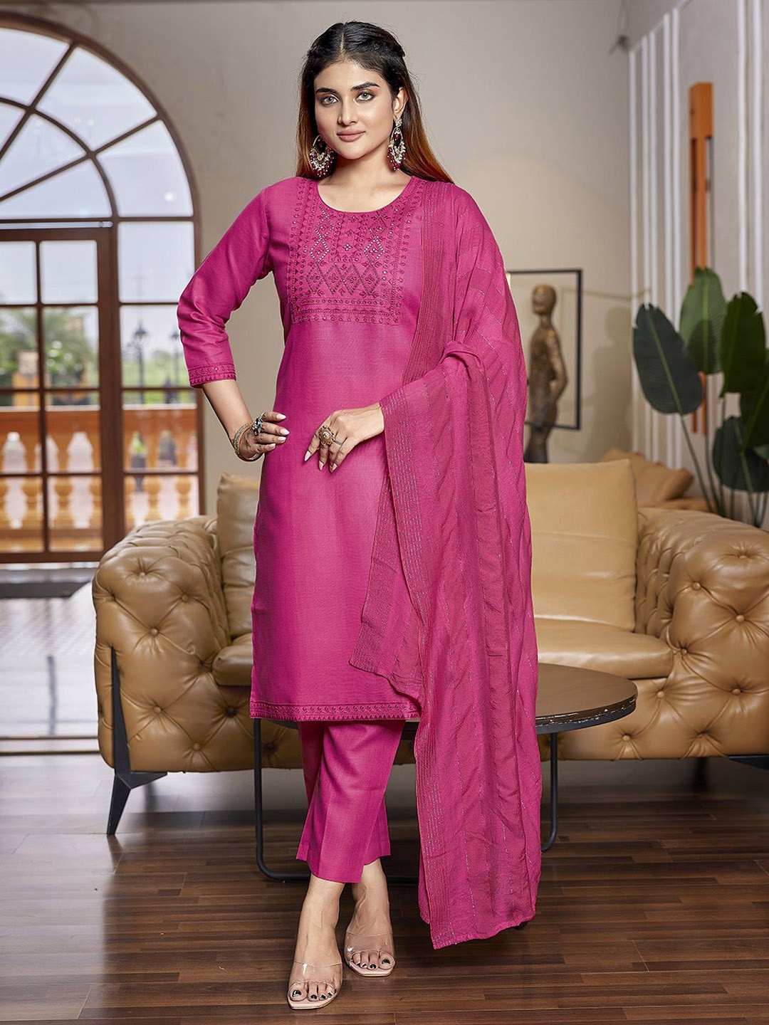 

DIVASTRI Women Ethnic Motifs Embroidered Regular Thread Work Kurta with Trousers & With Dupatta, Pink