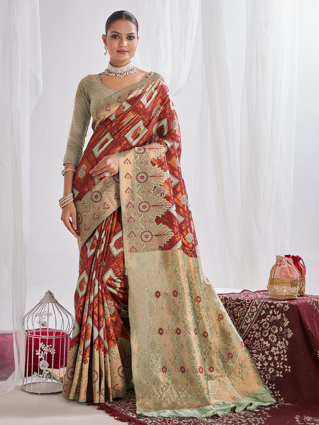 

Wuxi Woven Design Zari Pure Silk Banarasi Saree, Brown