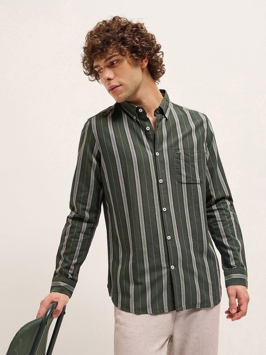

THE BEAR HOUSE Men Slim Fit Opaque Striped Casual Shirt, Green