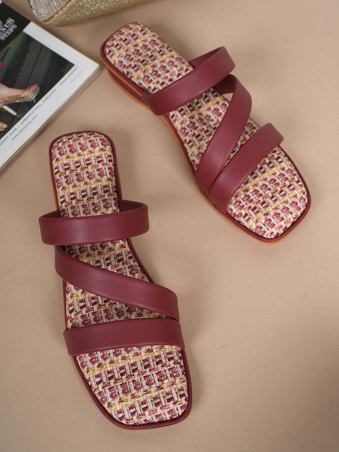 

SAPATOS Women Striped Open Toe Flats, Maroon