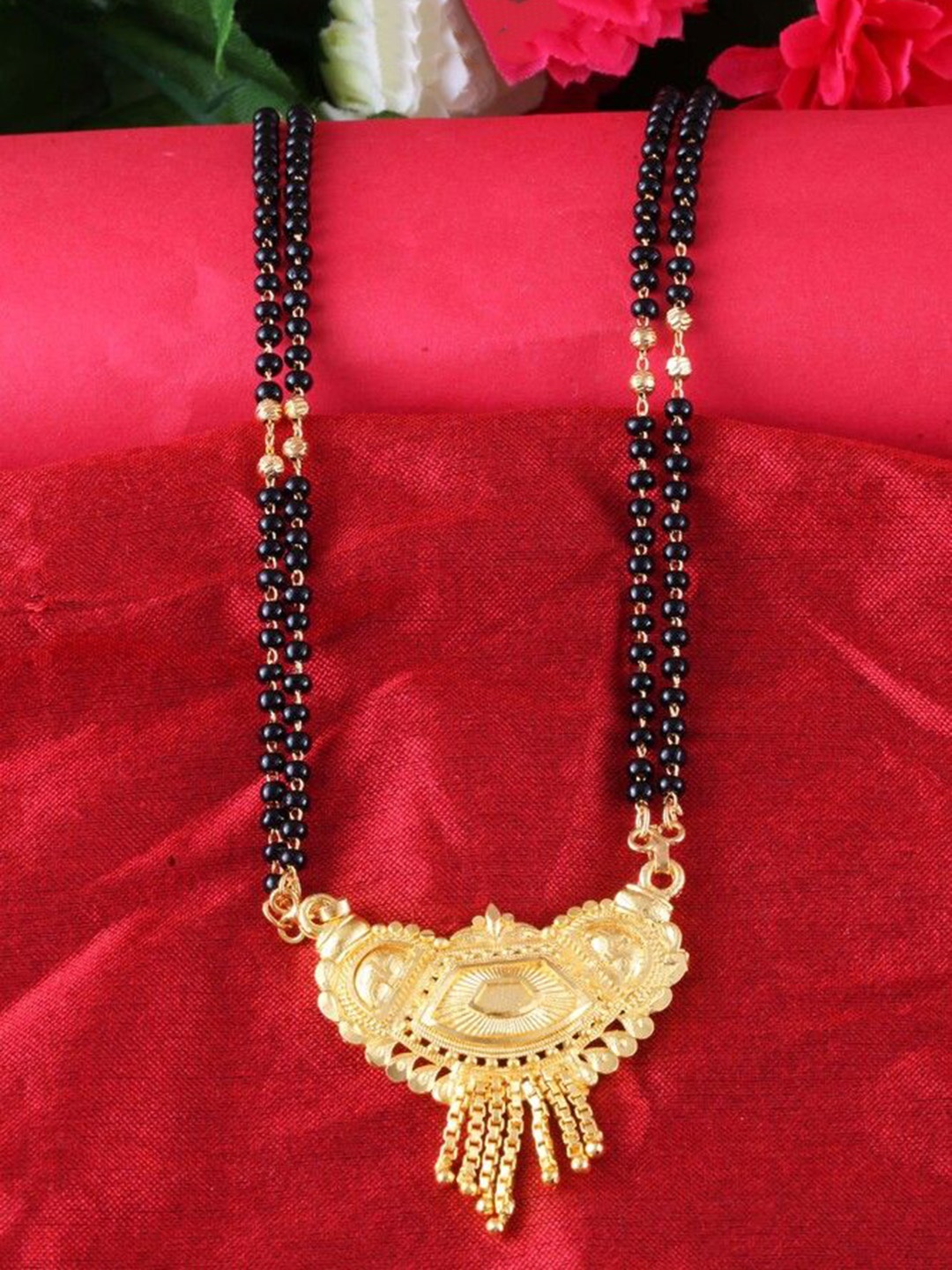 

DIVASTRI Gold-Plated Artificial Beads Mangalsutra