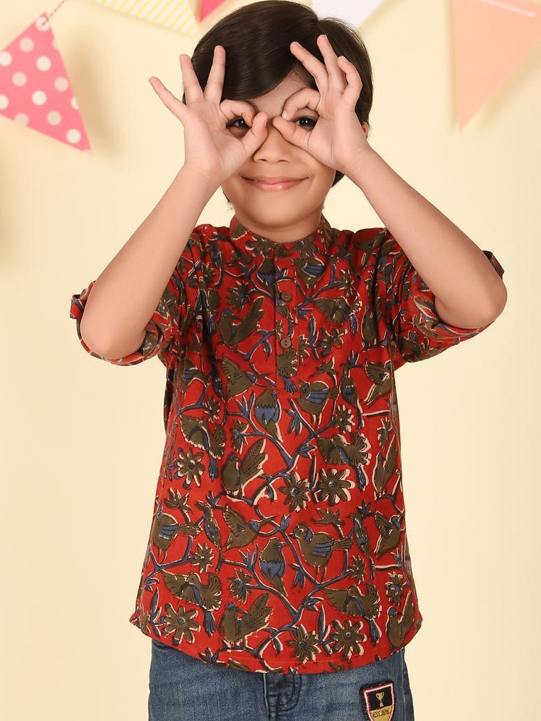 

Fabindia Boys Ethnic Motifs Printed Thread Work Kurta, Maroon