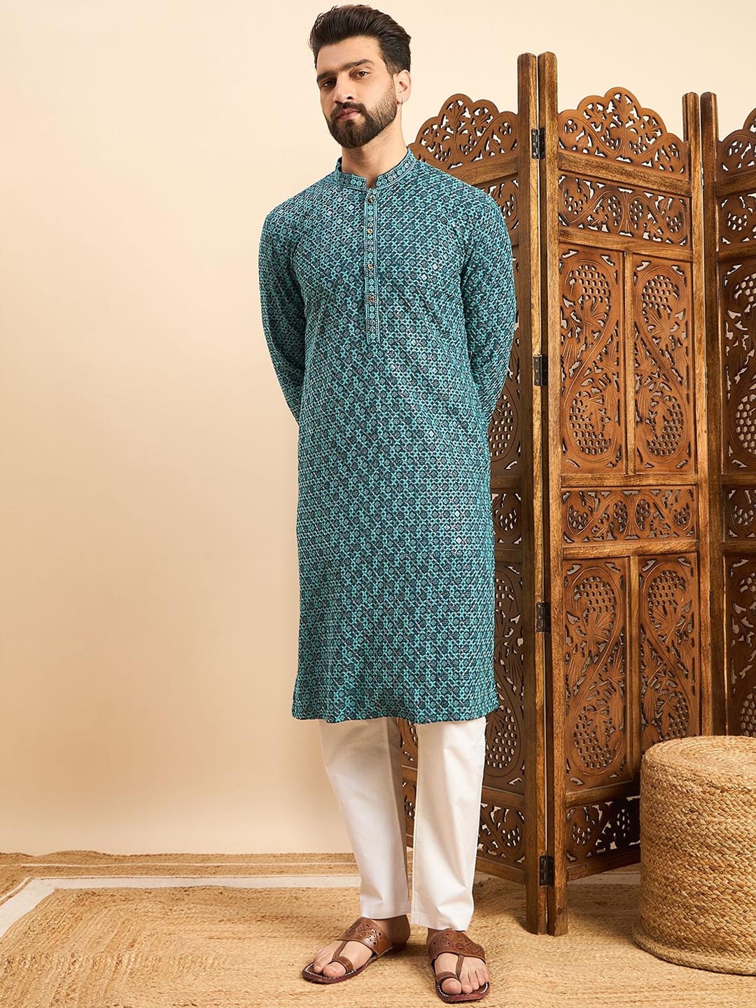 

House of Pataudi Men Embroidered Straight Kurta, Teal