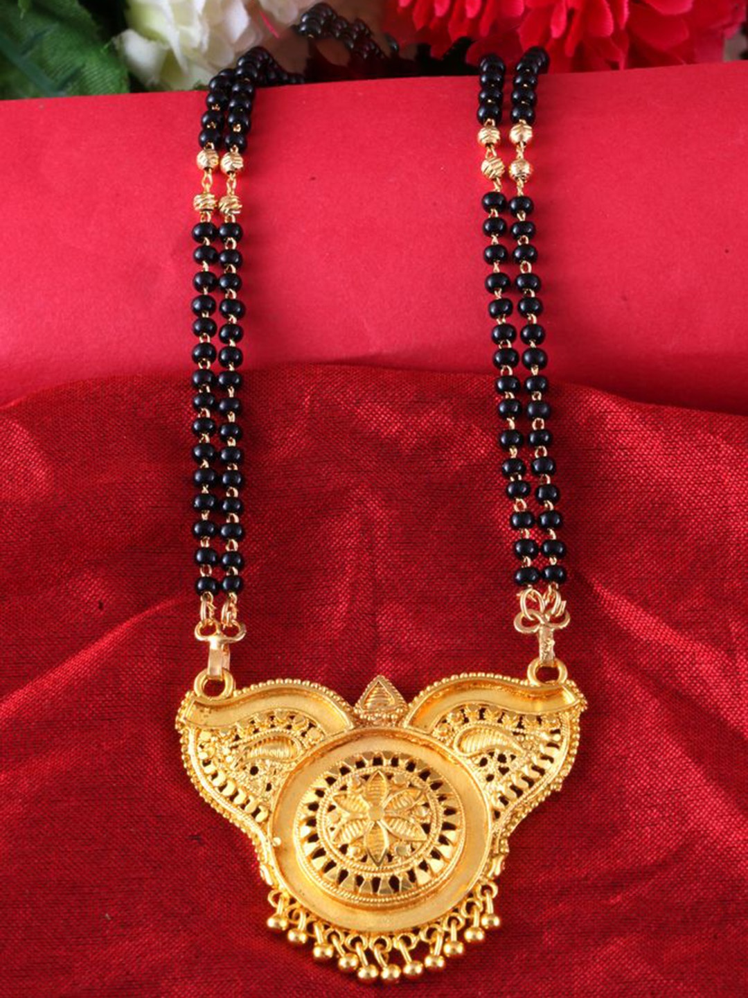 

DIVASTRI Gold-Plated Artificial Beads Mangalsutra