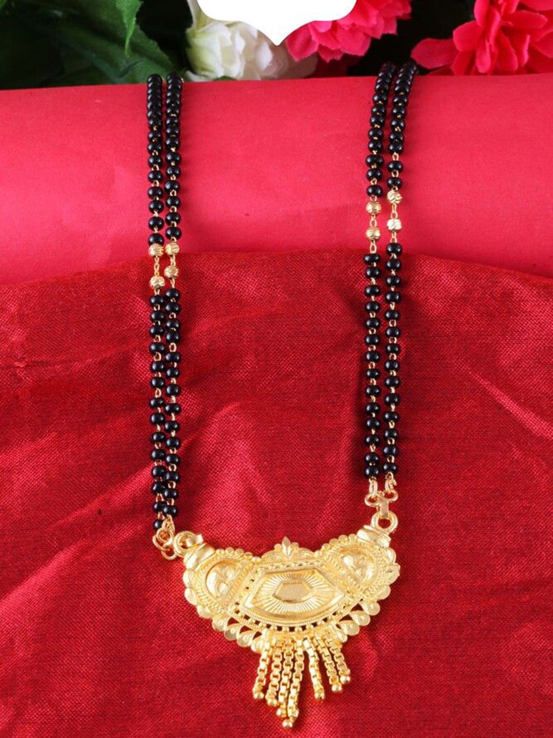 

DIVASTRI Gold-Plated Artificial Beads Mangalsutra