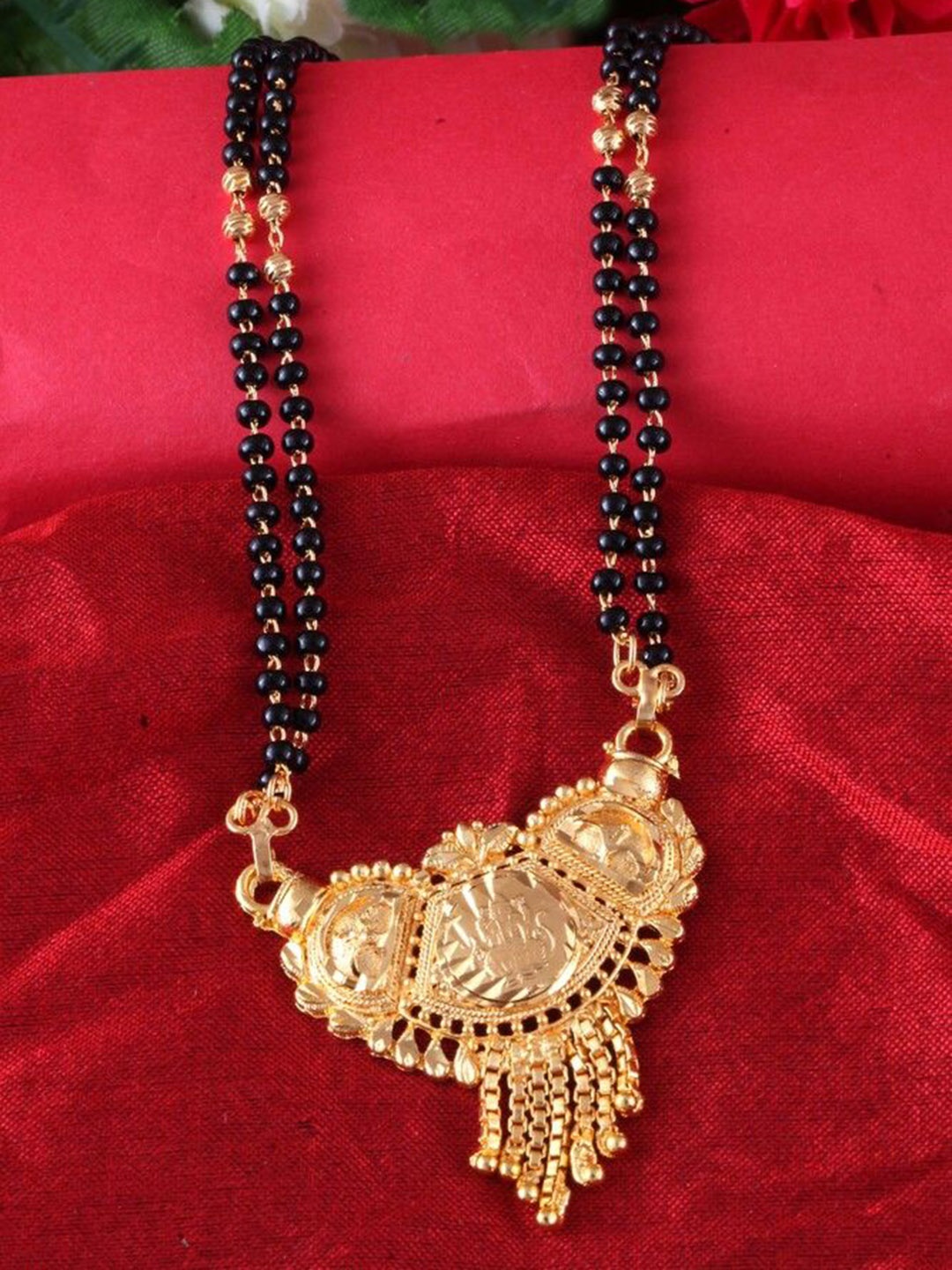 

DIVASTRI Gold-Plated Artificial Beads Mangalsutra