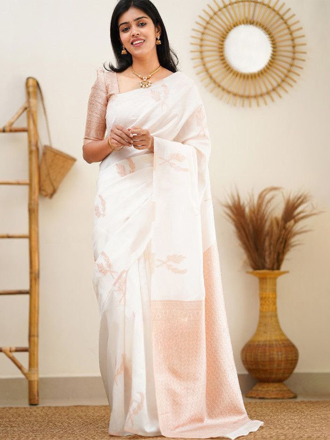 

Wuxi Woven Design Zari Pure Silk Banarasi Saree, White