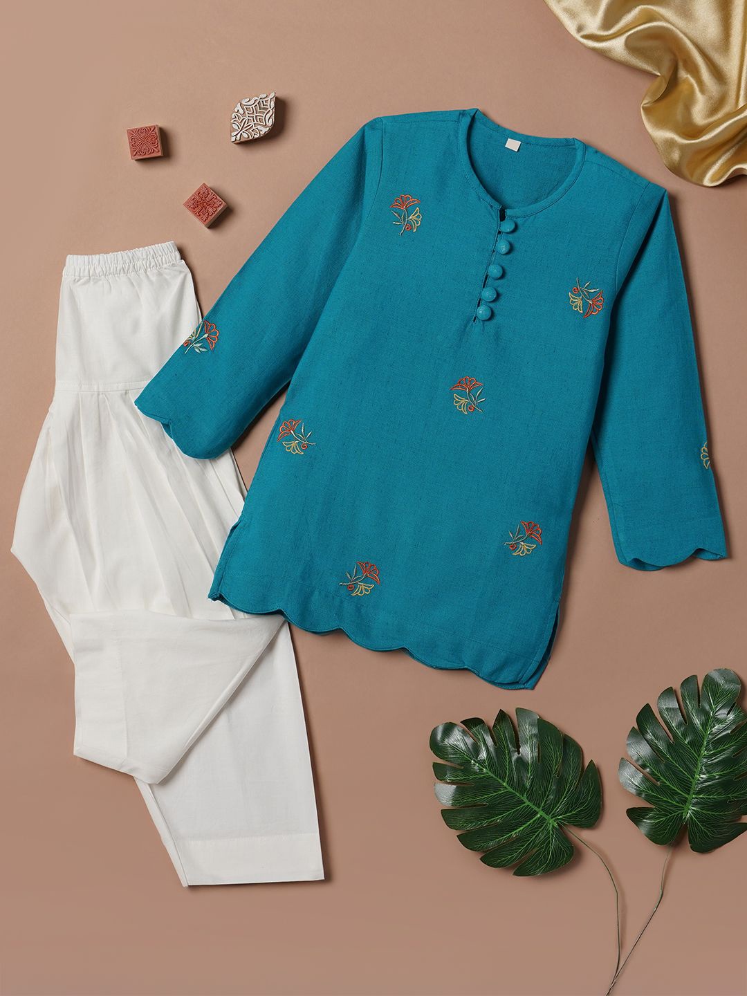 

Desi Soota Boys Floral Scallop Cut Embroidered Pure Cotton Kurta with Dhoti Pants, Blue
