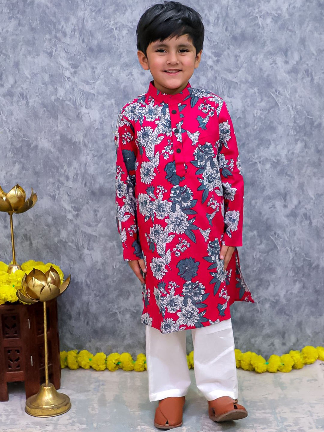 

UNBIND Boys Floral Printed Regular Pure Cotton Kurta with Pyjamas, Pink