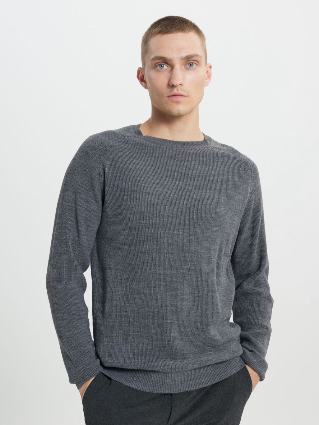 

Trendyol Men Drop-Shoulder Sleeves Applique T-shirt, Na