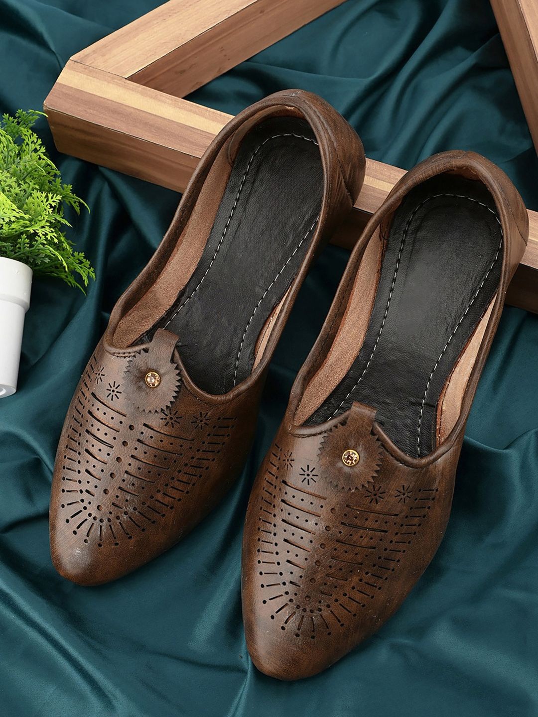 

Apratim Men Mojaris with Laser Cuts Flats, Brown