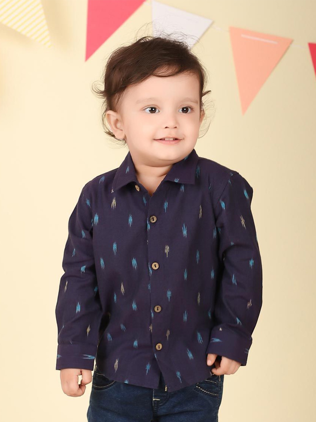 

Fabindia Boys Opaque Casual Shirt, Navy blue