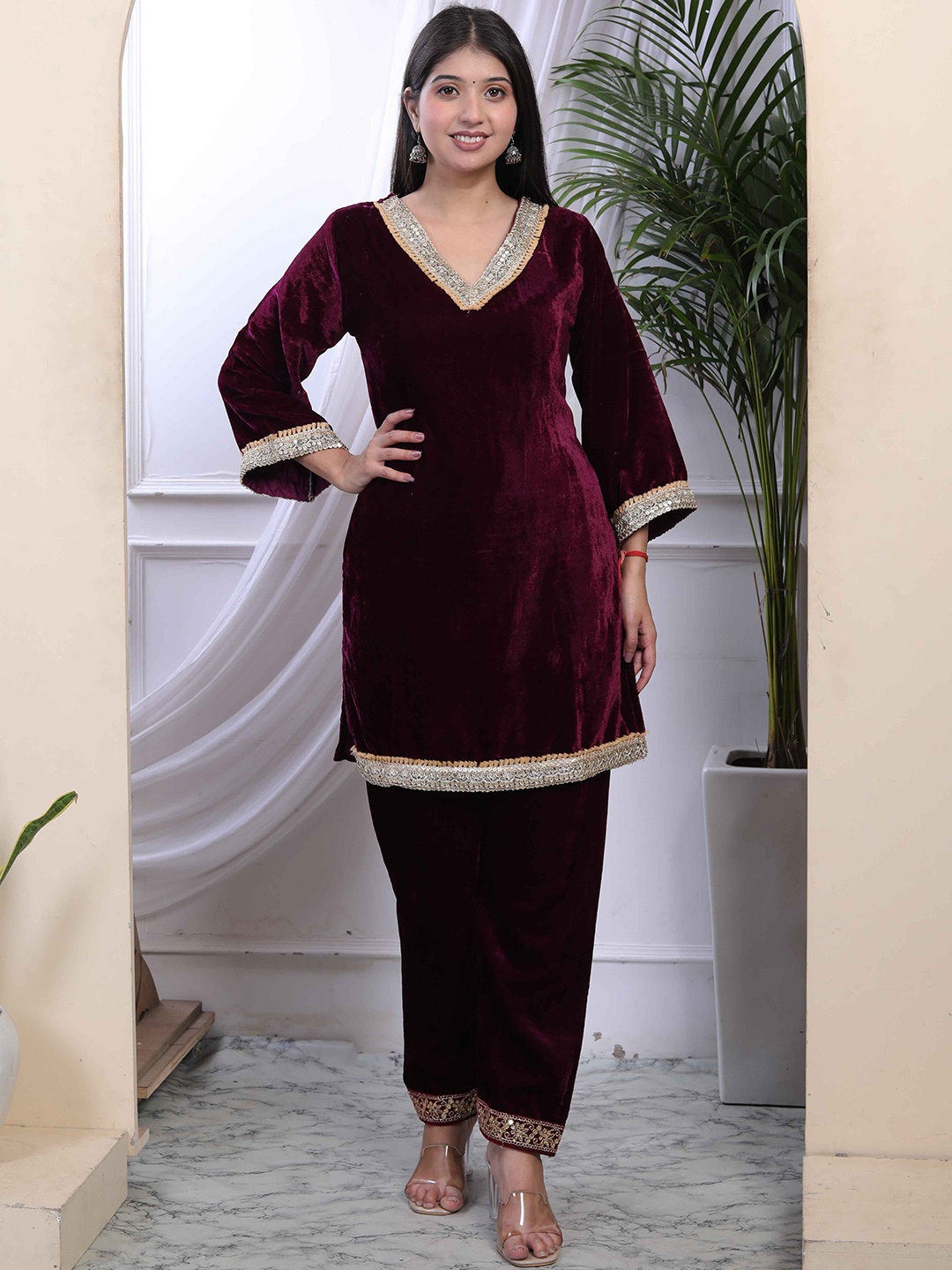 

MIRAVAN Women Embroidered Regular Sequinned Velvet Kurti with Palazzos, Maroon