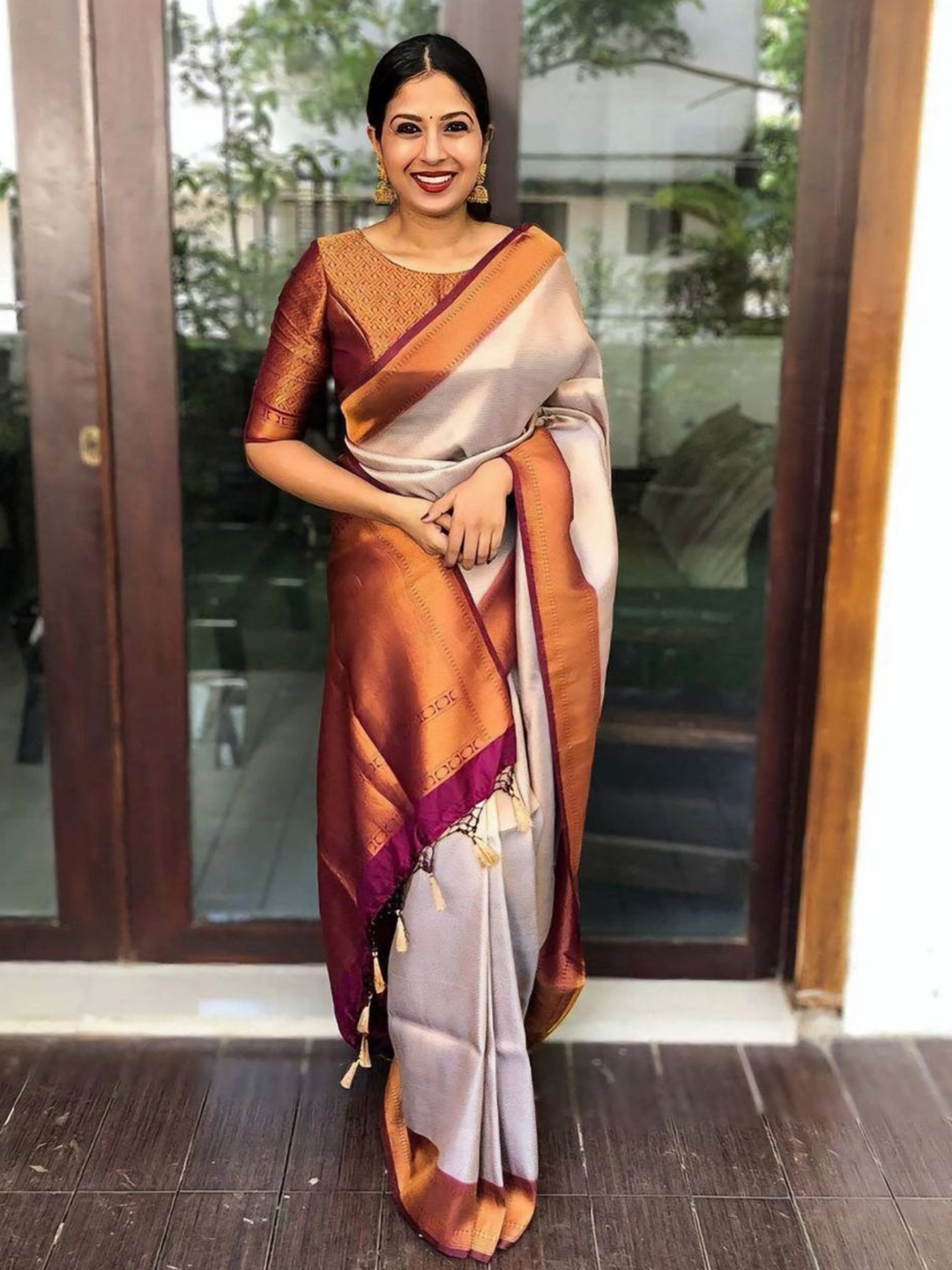 

Wuxi Woven Design Zari Pure Silk Banarasi Ready to Wear Saree, Cream