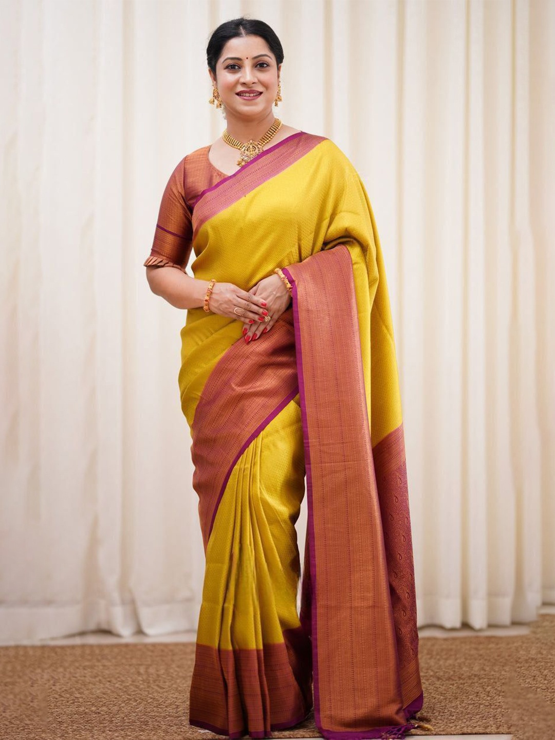 

Wuxi Woven Design Pure Silk Banarasi Saree, Yellow