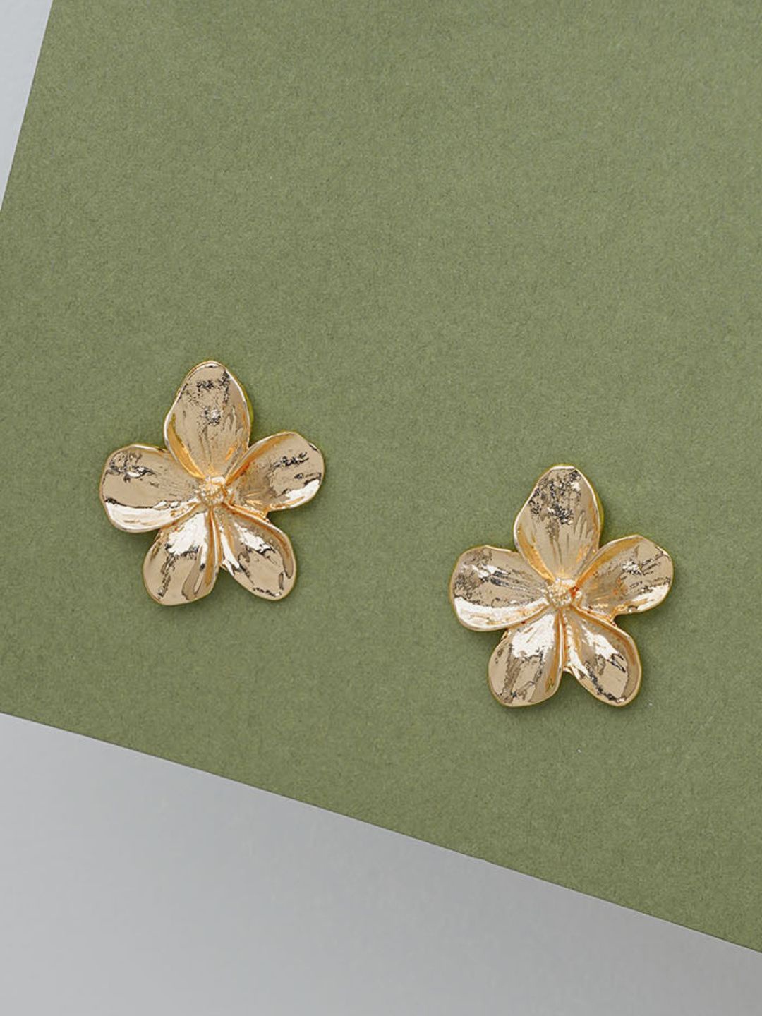 

DressBerry Floral Studs Earrings, Gold