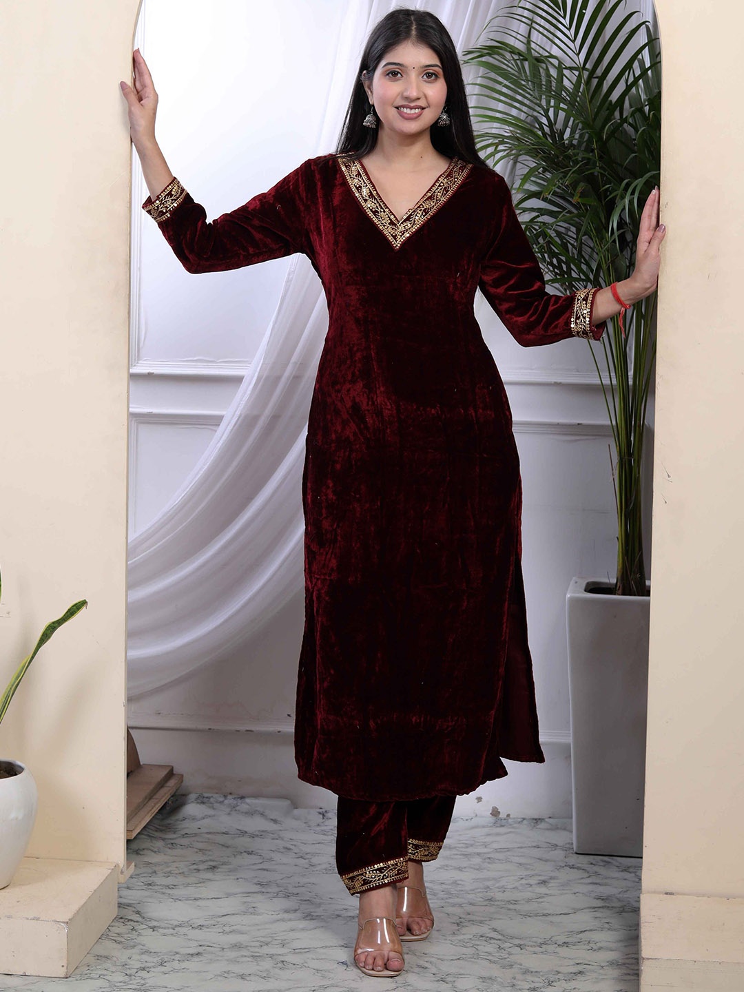 

MIRAVAN Women Embroidered Regular Sequinned Velvet Kurta with Palazzos, Maroon