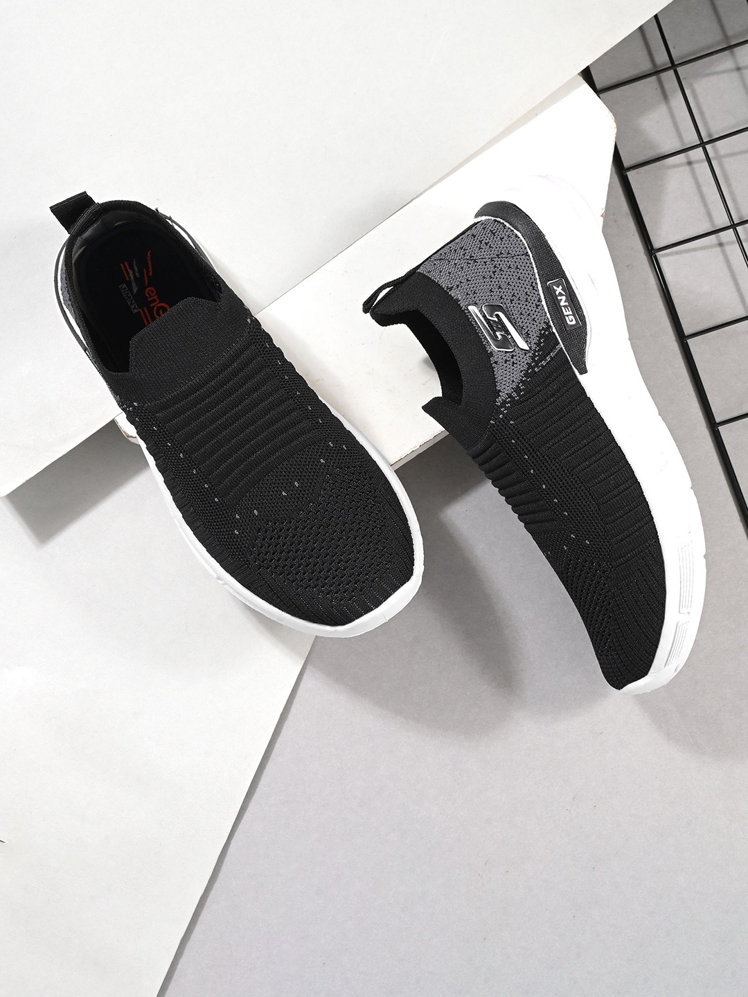 

BIRDE Boys Woven Design Flyknit Sneakers, Black