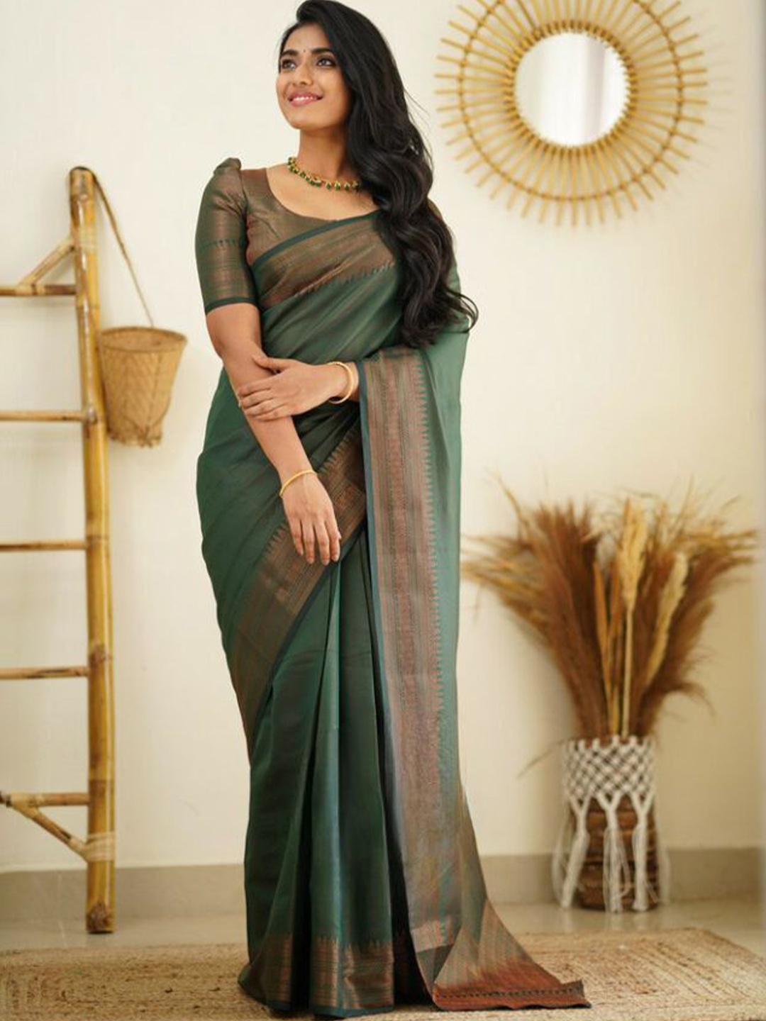 

Wuxi Woven Design Zari Pure Silk Banarasi Saree, Green