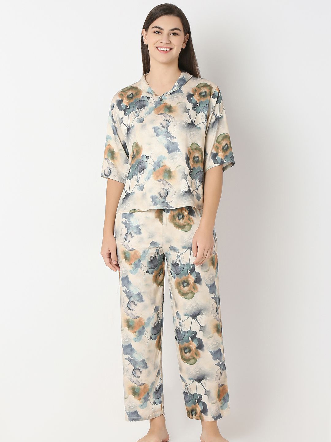 

Juliet Women Floral Printed Night suit, Beige