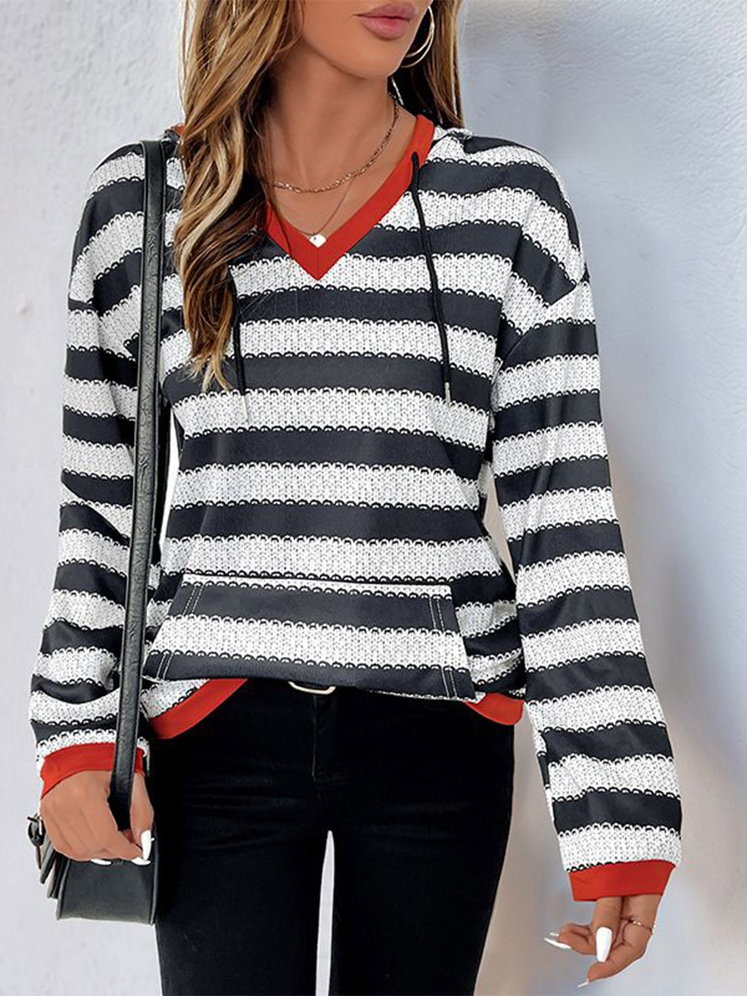 

StyleCast Women Striped Pullover, White