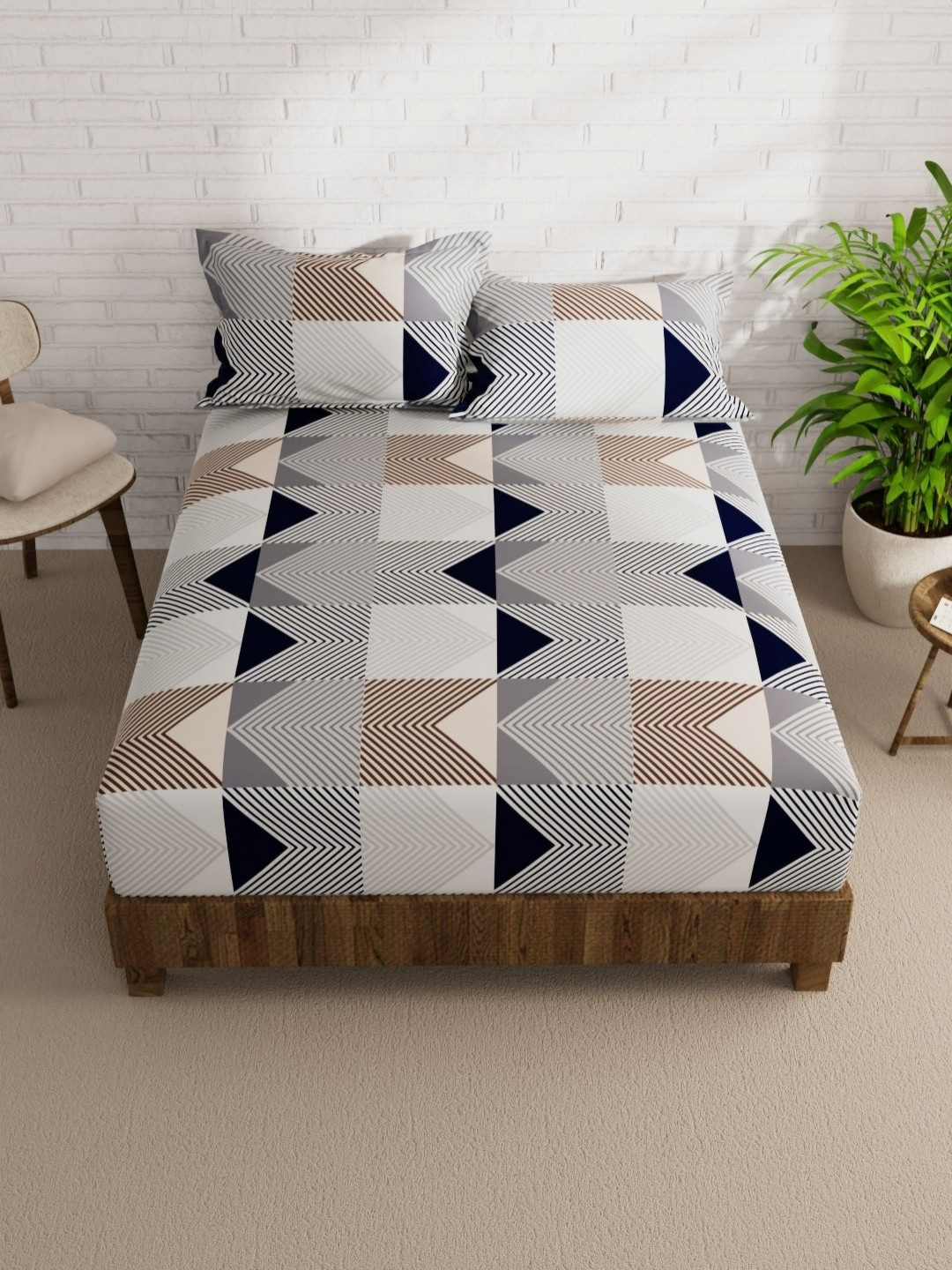 

KOPA Grey & Brown Geometric 152 TC Queen Bedsheet with 2 Pillow Covers